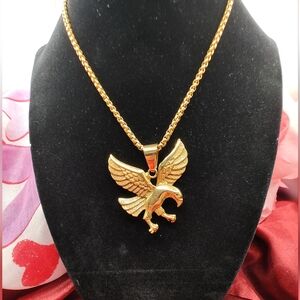 Vintage Gold Tone Flying Eagle On Gorgeous Chain Great Condition Stainless